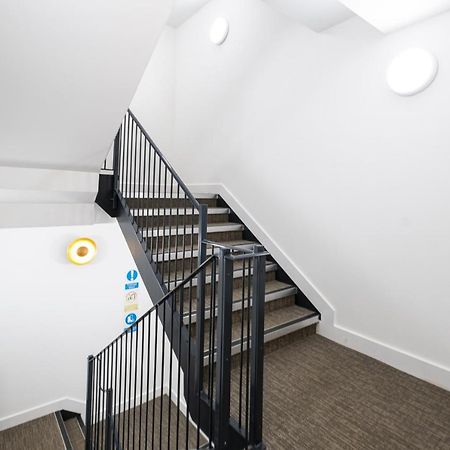 2 Bedroom Luxury Apartments With Parking In Stanmore, North West By 360 Stays London Stanmore  Exterior photo