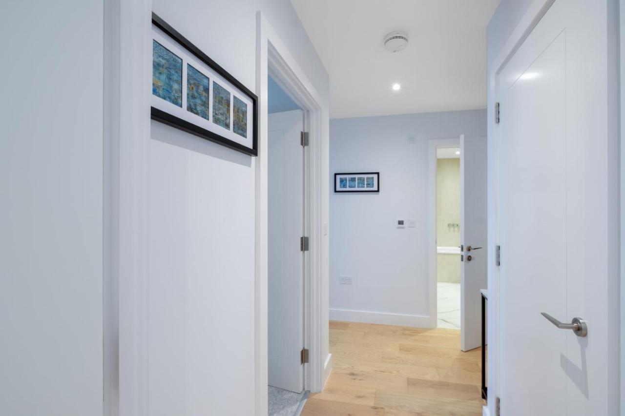 2 Bedroom Luxury Apartments With Parking In Stanmore, North West By 360 Stays London Stanmore  Exterior photo